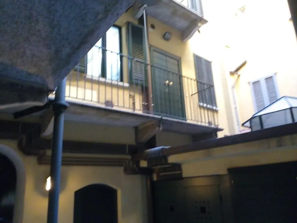 Nice Home - Milano Italy
